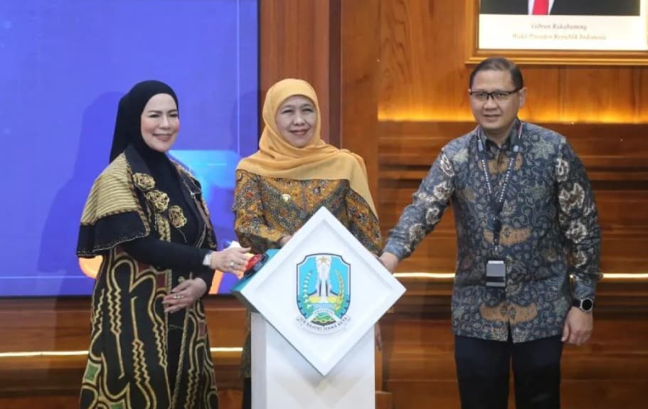Khofifah Meluncurkan Beasiswa untuk 143 Ribu Pelajar dan Mahasiswa, Perluas Akses Pendidikan di Jawa Timur
