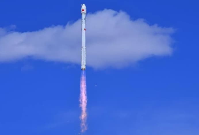 Perusahaan China Berhasil Uji Panggilan Satelit Langsung ke Ponsel Tanpa Modifikasi Perangkat
