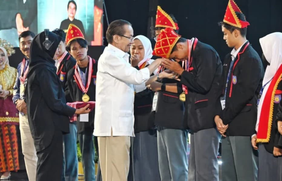 Di Balik Rintangan Gempa Bumi, SMAN Madani Palu Raih Tiket Nasional LCC Empat Pilar MPR RI