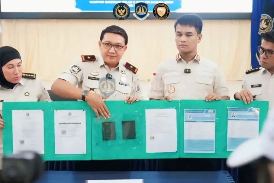 Dua Warga Pakistan Dideportasi Imigrasi Muara Enim usai Diduga Menyalahgunakan Izin Tinggal Investor