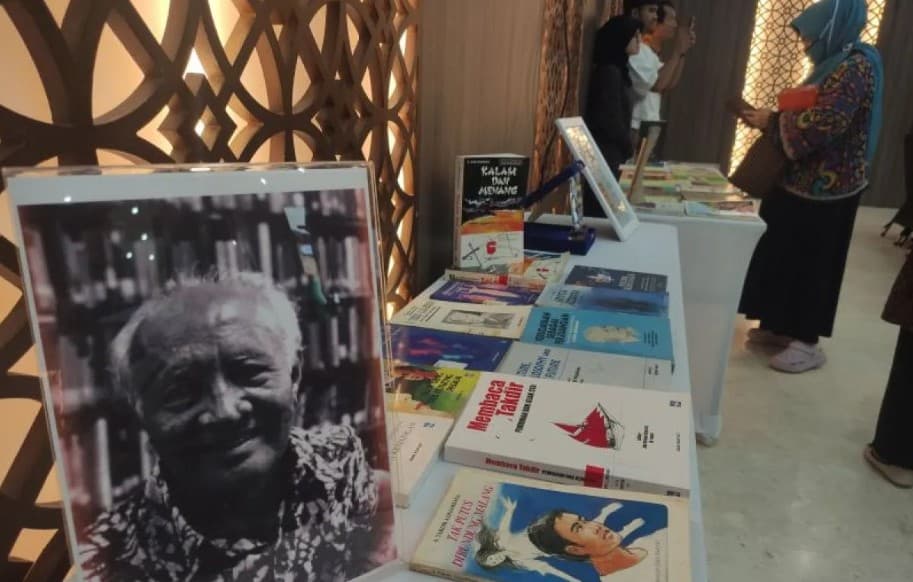 Kemensos Kawal Usulan Gelar Pahlawan Nasional bagi Sutan Takdir Alisjahbana hingga Dewan Gelar