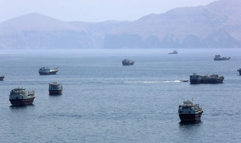 Kapal Kontainer Terbakar di Lepas Pantai Oman, UKMTO Selidiki Insiden Dekat Selat Hormuz