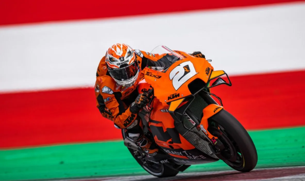 Iker Lecuona Raih Kemenangan Perdana di WorldSBK usai Hentikan Dominasi Nicolo Bulega di Donington Park