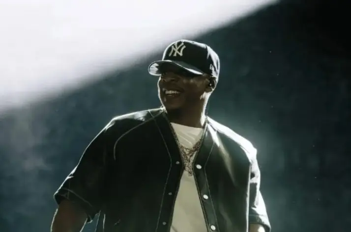 Jay-Z Memecahkan Rekor Penjualan Tiket Stadion Yankee dalam Konser Perayaan 25 Tahun Album The Blueprint
