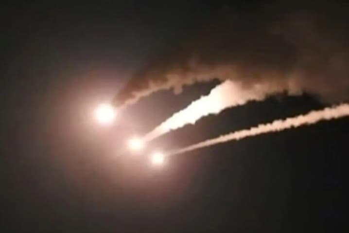 Militer Iran Klaim Lancarkan Serangan Drone ke Pangkalan Udara Amerika Serikat di Bahrain