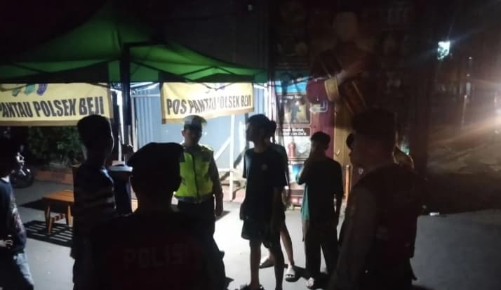 Polisi Menangkap Tiga Remaja yang Diduga Hendak Tawuran Bersenjata Celurit di Depok