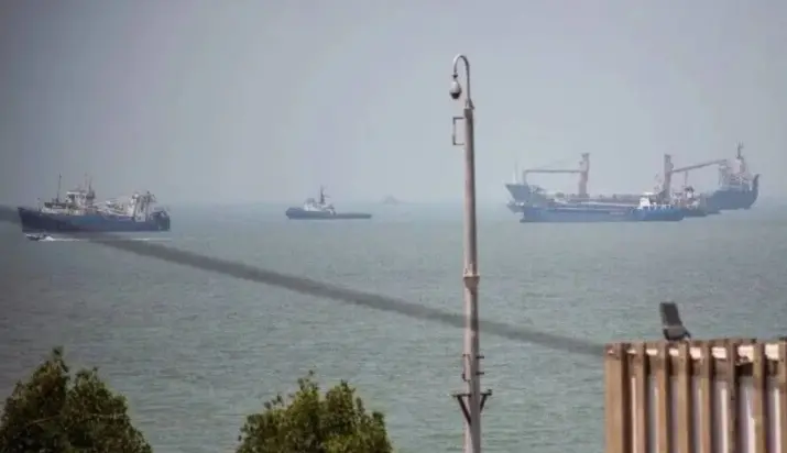 Parlemen Iran Membahas RUU yang Melarang Kapal AS dan Israel Melintasi Selat Hormuz