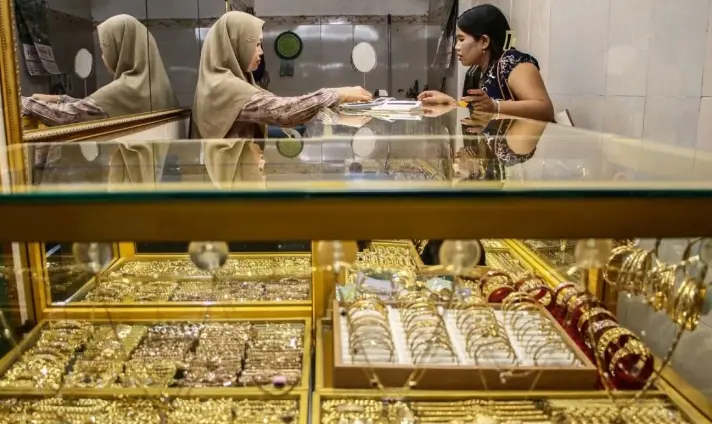 Harga Emas Antam Bertahan di Rp2,69 Juta per Gram pada Senin