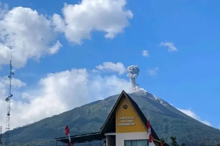 Aktivitas Gunung Ile Lewotolok Menurun, PVMBG Tetap Pertahankan Status Waspada