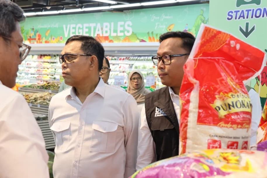 Bulog Sidak Ritel dan Gudang di Palangka Raya, Pastikan Stok Pangan Aman hingga 10 Bulan