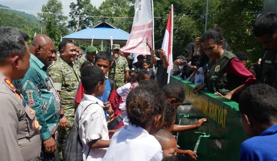TNI AD Bangun 16 Sumur Bor, Bantu Warga Teluk Wondama Hadapi Krisis Air Bersih