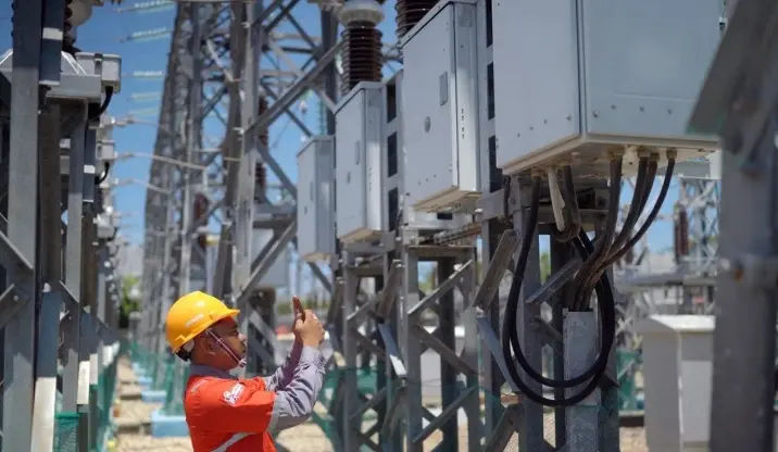 PLN Memulihkan 429 Gardu Listrik Pascagempa Magnitudo 7,7 di Flores