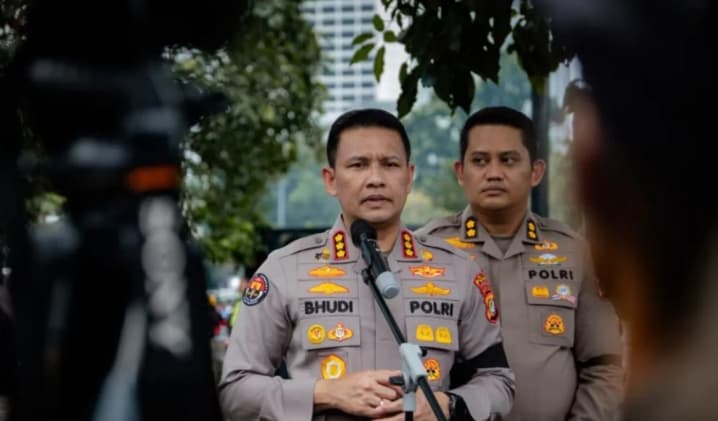 Polda Metro Jaya Mengerahkan 4.274 Personel untuk Mengamankan Aksi di DPR