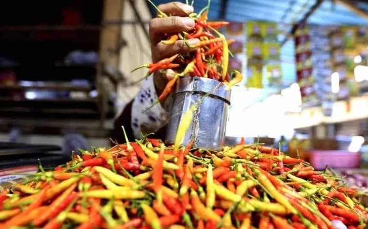 PIHPS Mencatat Harga Cabai Rawit Merah Tembus Rp87.250 dan Telur Ayam Rp31.450 per Kilogram
