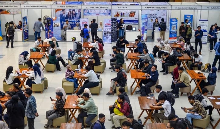Ekonom Menilai Penguatan Pendapatan dan Lapangan Kerja Berkualitas Dapat Menjaga Konsumsi Rumah Tangga