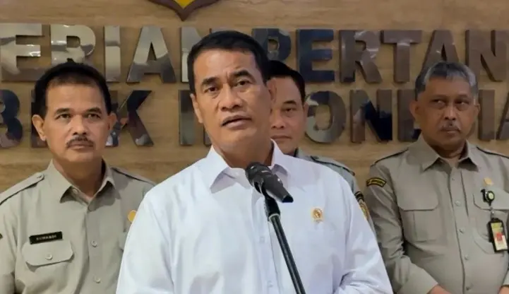 Mentan Amran Mencopot Permanen 13 Pejabat Kementan yang Terlibat Judi Daring