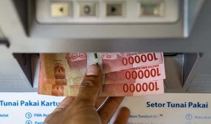 Rupiah Menguat ke Rp17.715 per Dolar AS setelah Mata Uang Amerika Terkoreksi