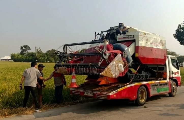 Mentan Amran Kirim Alsintan dalam Hitungan Jam dan Buka Akses Bantuan bagi Buruh Tani Karawang