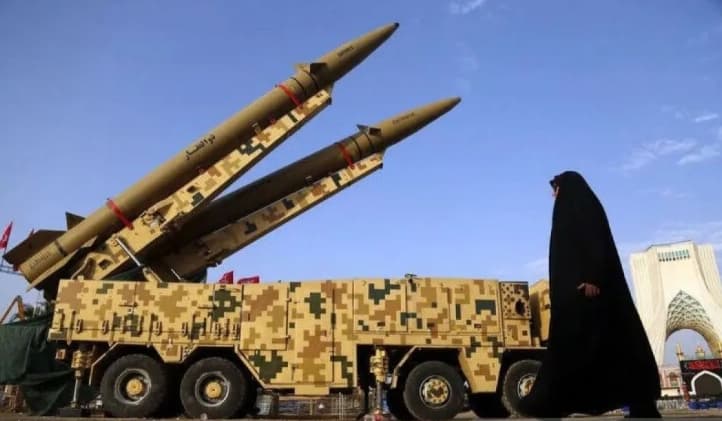 Iran Mengancam Membalas Serangan AS setelah Puluhan Orang Dilaporkan Tewas dan Terluka