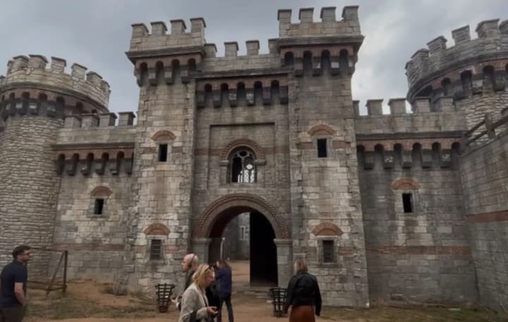 TRT Bangun Replika Tembok Konstantinopel untuk Hidupkan Pertempuran 1453 di Serial Mehmed