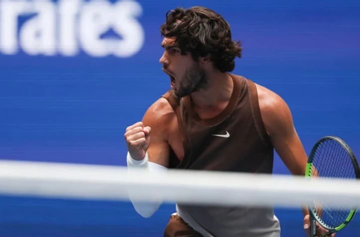 Carlos Alcaraz Tembus 16 Besar US Open 2026 dan Lanjutkan Misi Pertahankan Gelar