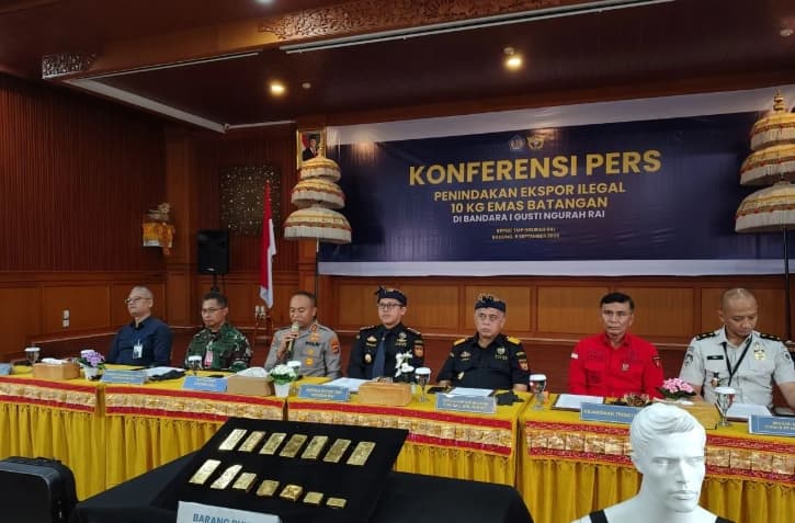 Bea Cukai Gagalkan Ekspor Ilegal 10,4 Kg Emas Senilai Rp26 Miliar, WNA China Ditangkap di Bali