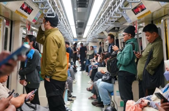 Pengguna LRT Jabodebek Tembus 21,8 Juta, Mobilitas Akhir Pekan Ikut Meningkat