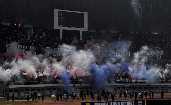 Ribuan Bobotoh Padati Latihan Persib di GBLA, Marc Klok Tegaskan Siap Hadapi Persija