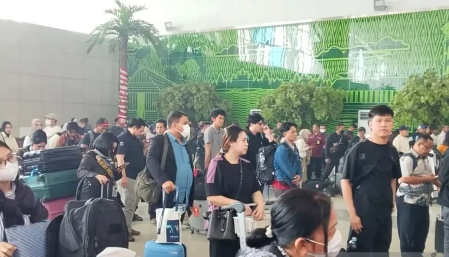 Asap Karhutla Lumpuhkan Penerbangan di Bandara Supadio, 30 Penerbangan Dibatalkan