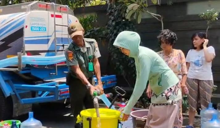 Pemkot Jakarta Timur Siapkan Truk Tangki untuk Antisipasi Krisis Air Bersih saat Kekeringan