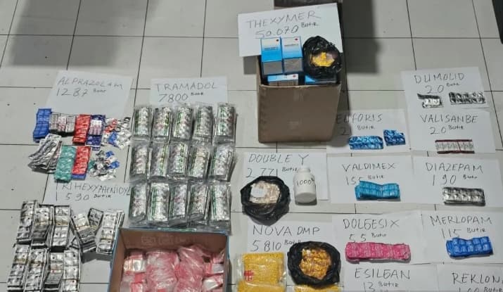 Polres Jakpus Tangkap Empat Tersangka, 74.997 Butir Obat Keras Daftar G Disita