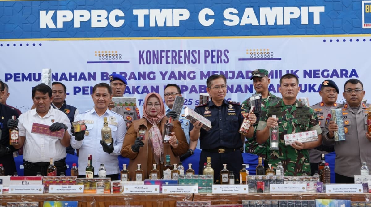 Bea Cukai Sampit Musnahkan Rokok dan Minuman Beralkohol Ilegal Senilai Rp1,3 Miliar
