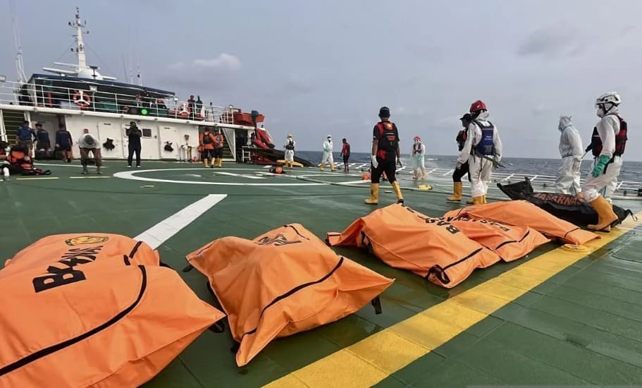 Tim Penyelam Gabungan Evakuasi 14 Jasad Korban KM Virgo Transport 8 dari Laut Jawa