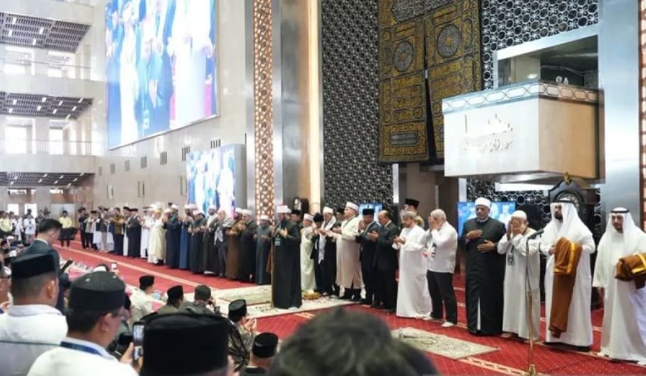 Lebih dari 40 Imam Besar Dunia Panjatkan Doa untuk Persatuan Umat dan Masjid Al Aqsa di Istiqlal