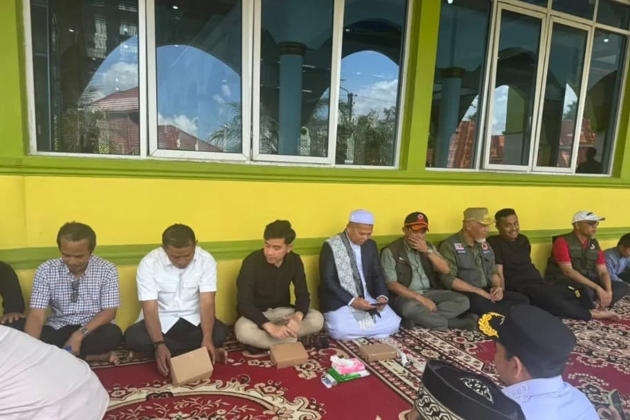 Gibran Pastikan Pemerintah Pulihkan Rumah Ibadah Terdampak Banjir Bandang di Kabupaten Solok