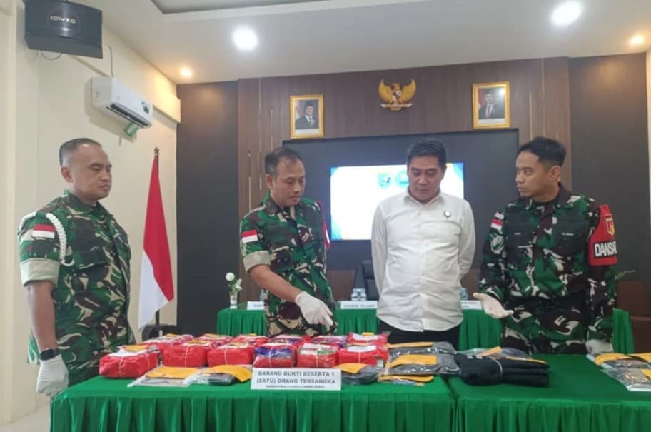 Satgas Pamtas Gagalkan Penyelundupan 16,4 Kilogram Sabu dari Malaysia lewat Jalur Tikus Kalbar