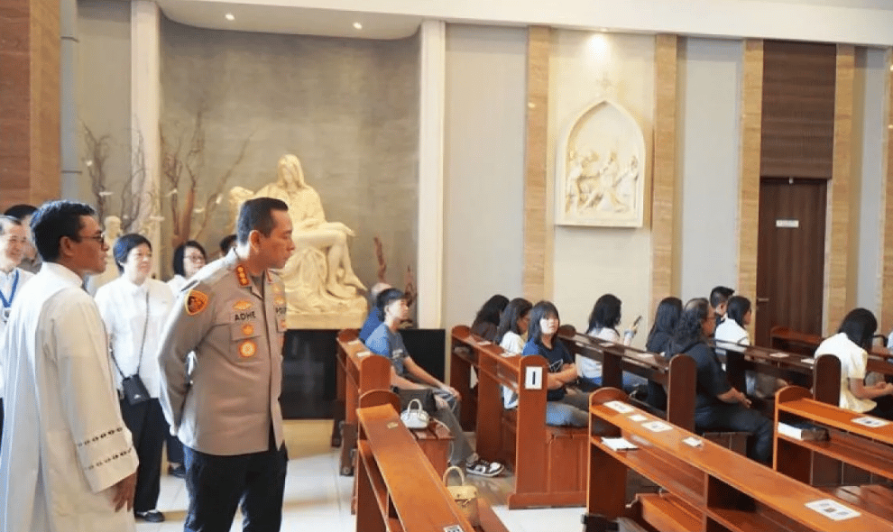 Kapolres Jakarta Utara Tinjau Ibadah di Gereja untuk Pastikan Situasi Aman dan Kondusif