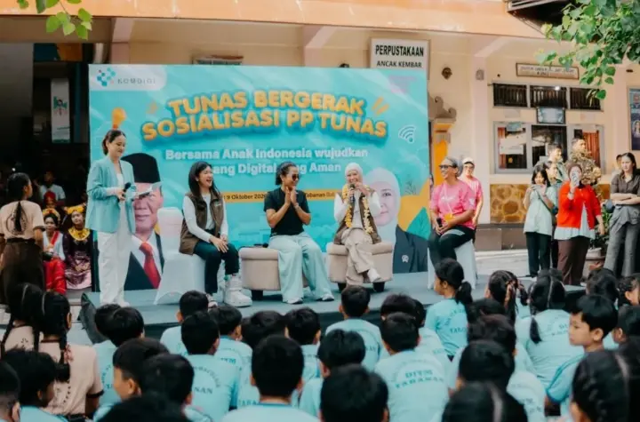 Menkomdigi Meutya Hafid Ajak Orang Tua Dampingi Anak Berinternet Sehat, Ingatkan Risiko Media Sosial dan Gim Daring