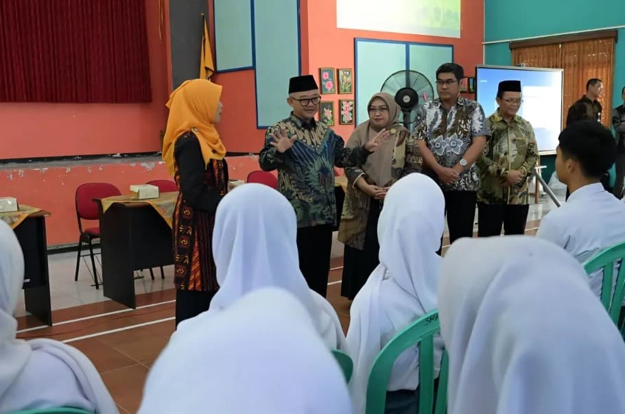 Mendikdasmen Abdul Mu'ti Ungkap Tiga Kunci Sukses Hadapi TKA, Ingatkan Siswa Jangan Stres Melihat Soal Panjang
