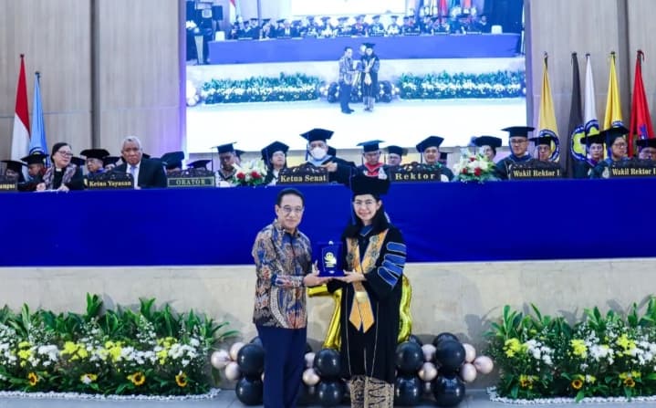 Wamenkes Benjamin Dorong UKI Cetak Tenaga Kesehatan Unggul Menuju Indonesia Emas 2045