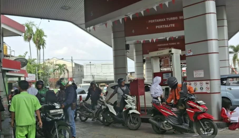Pertamina Tambah Pasokan Pertalite di Jember hingga 700 KL per Hari untuk Atasi Antrean Panjang di SPBU