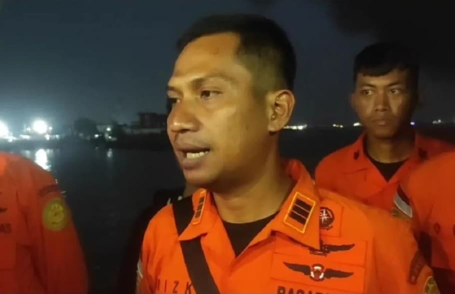 KMP Batumandi Terbakar di Perairan Merak, Basarnas Pastikan Seluruh Penumpang Berhasil Dievakuasi