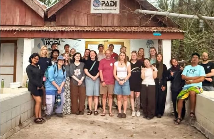 IPB University Ajak 35 Mahasiswa dari Berbagai Negara Eksplorasi Laut Wakatobi, Pelajari Terumbu Karang hingga Kehidupan Masy