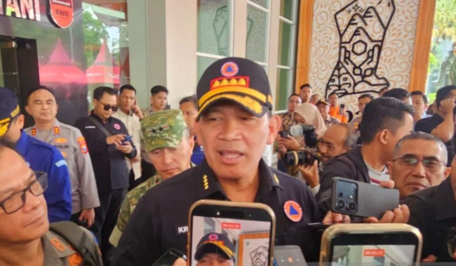 Kebakaran Gunung Arjuno Hanguskan 260 Hektare Lahan, BNPB Percepat Pemadaman dengan Pengeboman Air