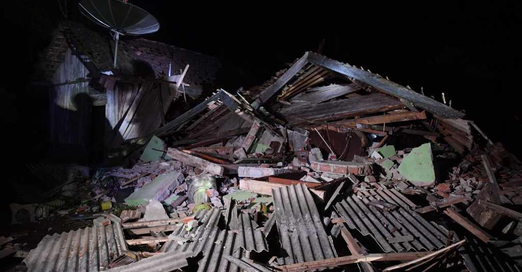 Gubernur Khofifah Sampaikan Duka Cita untuk Korban Gempa Malang