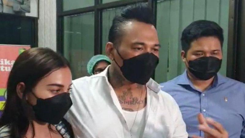 Blak-blakan Jerinx Usai Divaksin: Masyarakat Tak Usah Takut Berlebihan, Ayo Kita Bantu Indonesia Agar Lekas Bangkit
