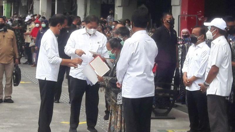 Presiden Jokowi Resmikan Program Bantuan Tunai untuk PKL, Masing-masing Dapat Rp1,2 Juta!