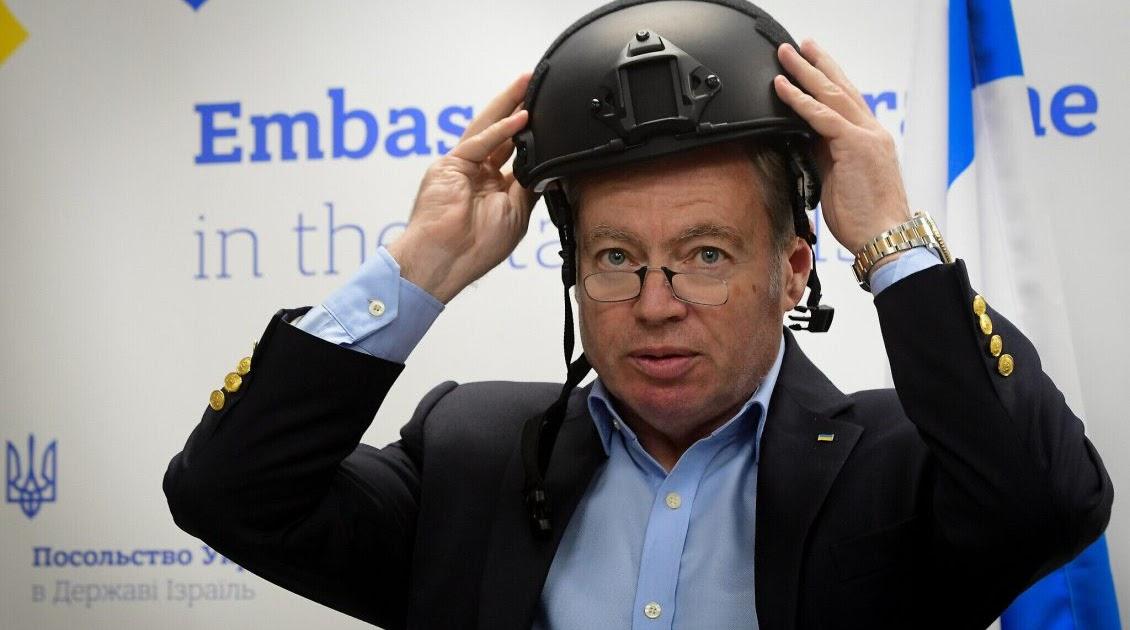 Israel Setengah-setengah Bantu Ukraina: Hanya Kasih Helm Lawan Rusia, Ngeledek Kali Ya...