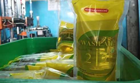 Gudang Minyak Goreng 'Wasilah 212' Digerebek Polisi, Diduga Oplosan dan Halalnya Mati