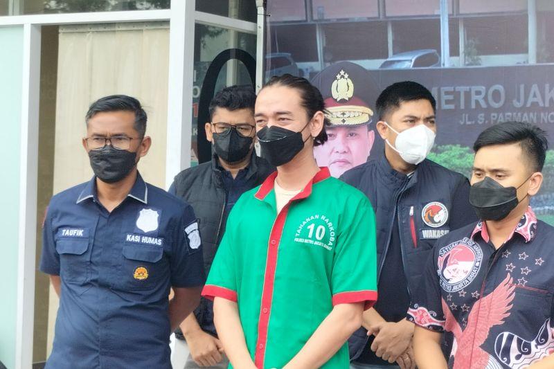 Vokalis Band Sisitipsi Fauzan Ditangkap Usai Manggung di Kafe Blok M